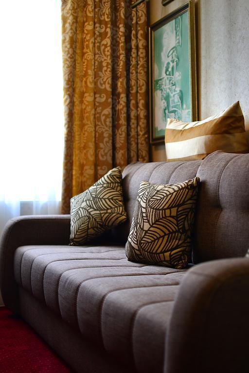 Kera Hotel Nesterenki Dış mekan fotoğraf