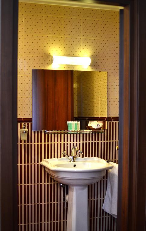 Kera Hotel Nesterenki Dış mekan fotoğraf
