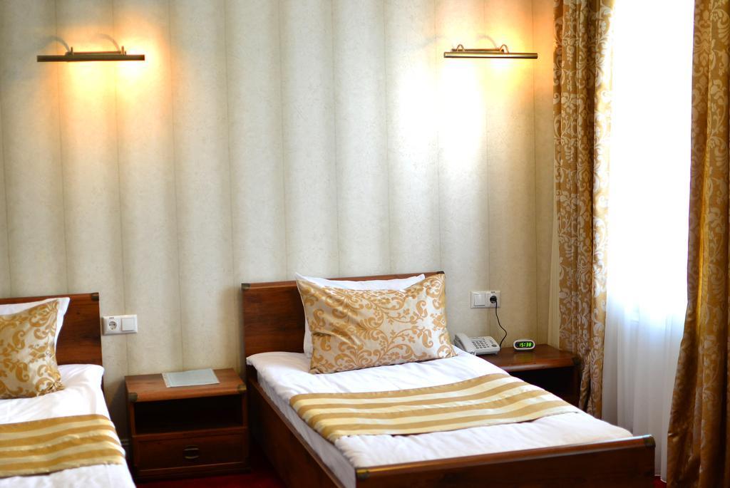 Kera Hotel Nesterenki Dış mekan fotoğraf