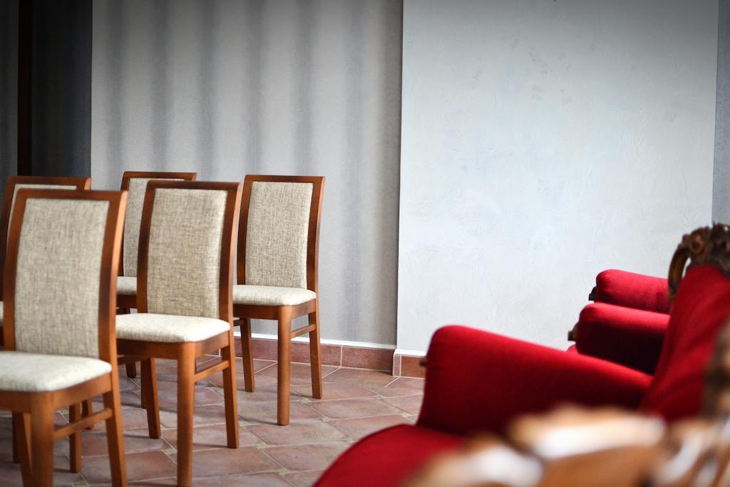 Kera Hotel Nesterenki Dış mekan fotoğraf
