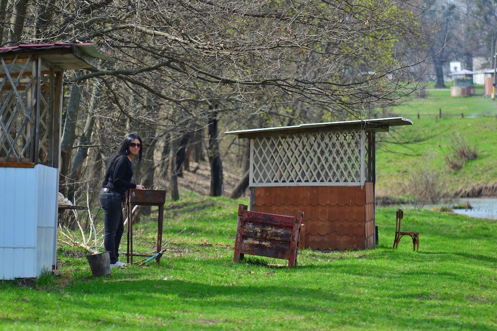 Kera Hotel Nesterenki Dış mekan fotoğraf