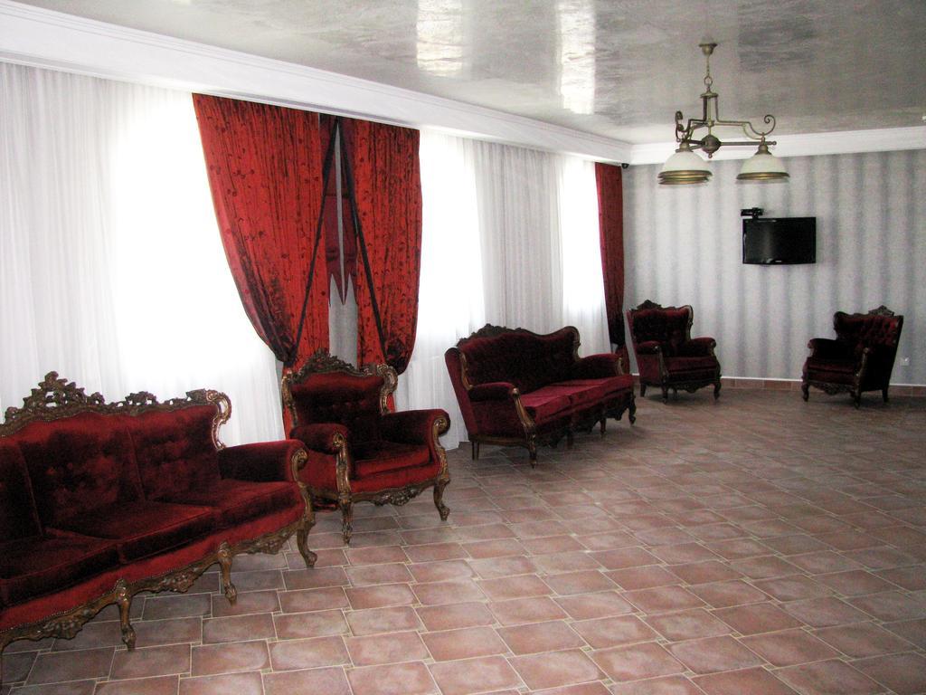 Kera Hotel Nesterenki Dış mekan fotoğraf