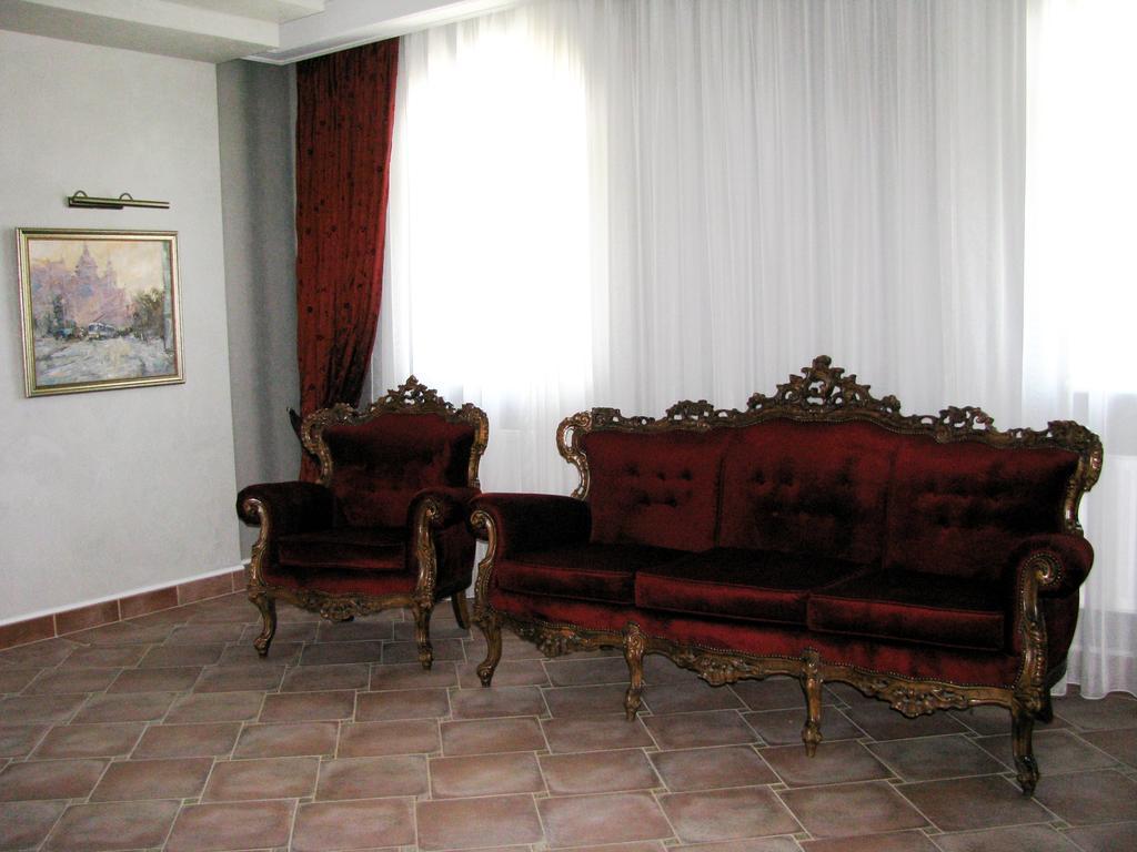 Kera Hotel Nesterenki Dış mekan fotoğraf