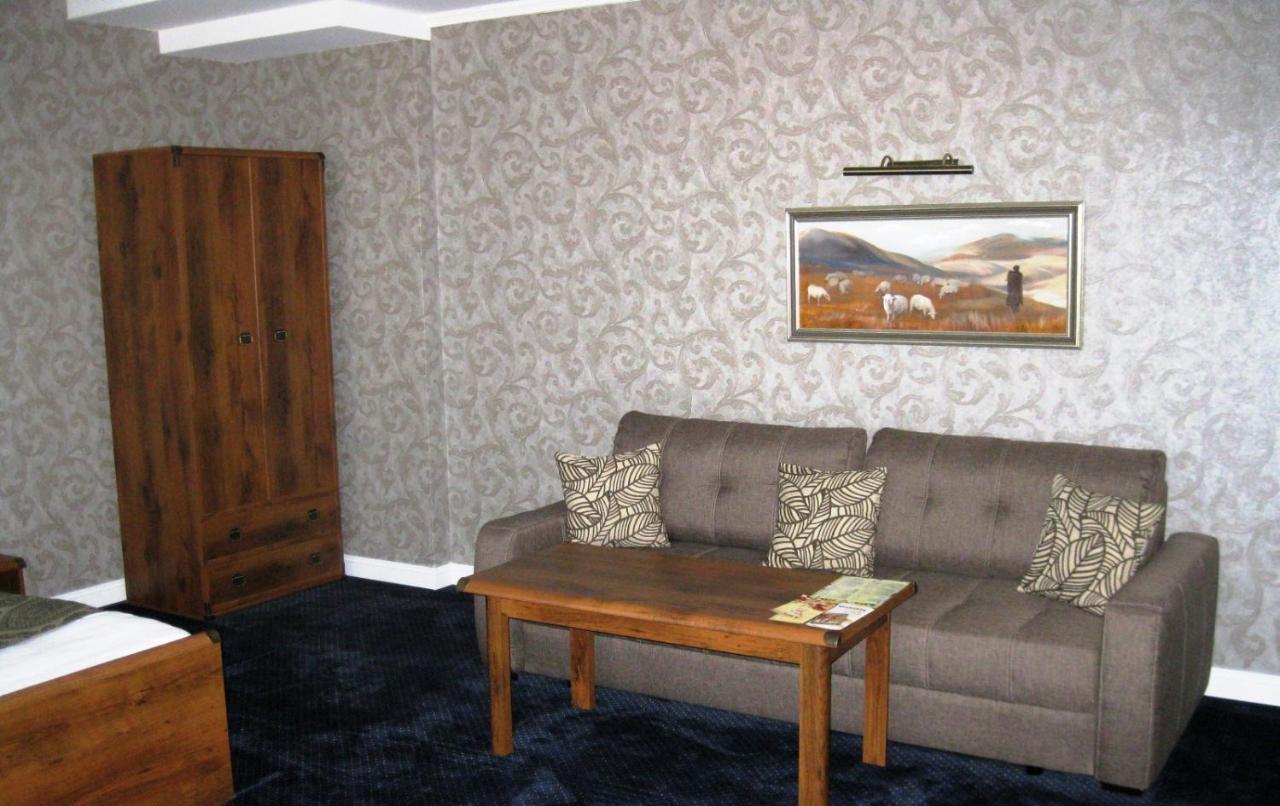 Kera Hotel Nesterenki Dış mekan fotoğraf