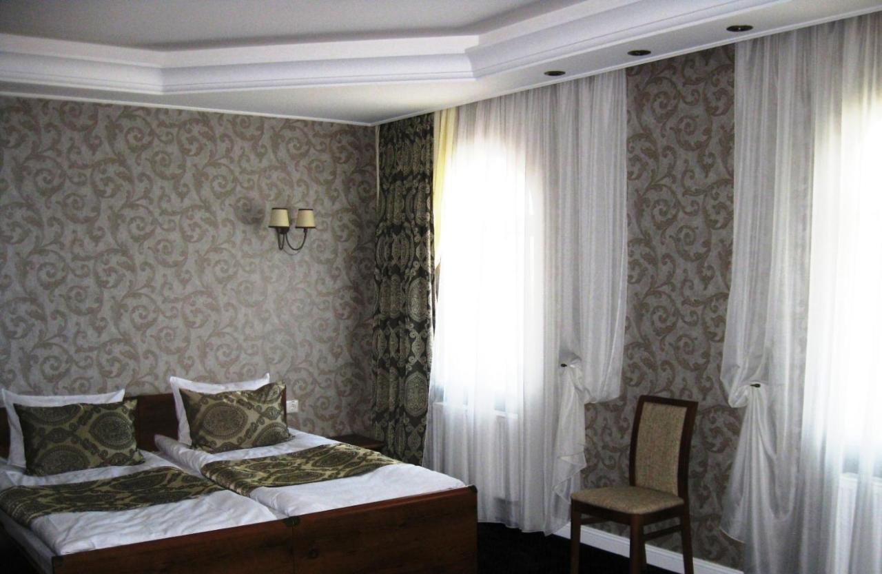 Kera Hotel Nesterenki Dış mekan fotoğraf